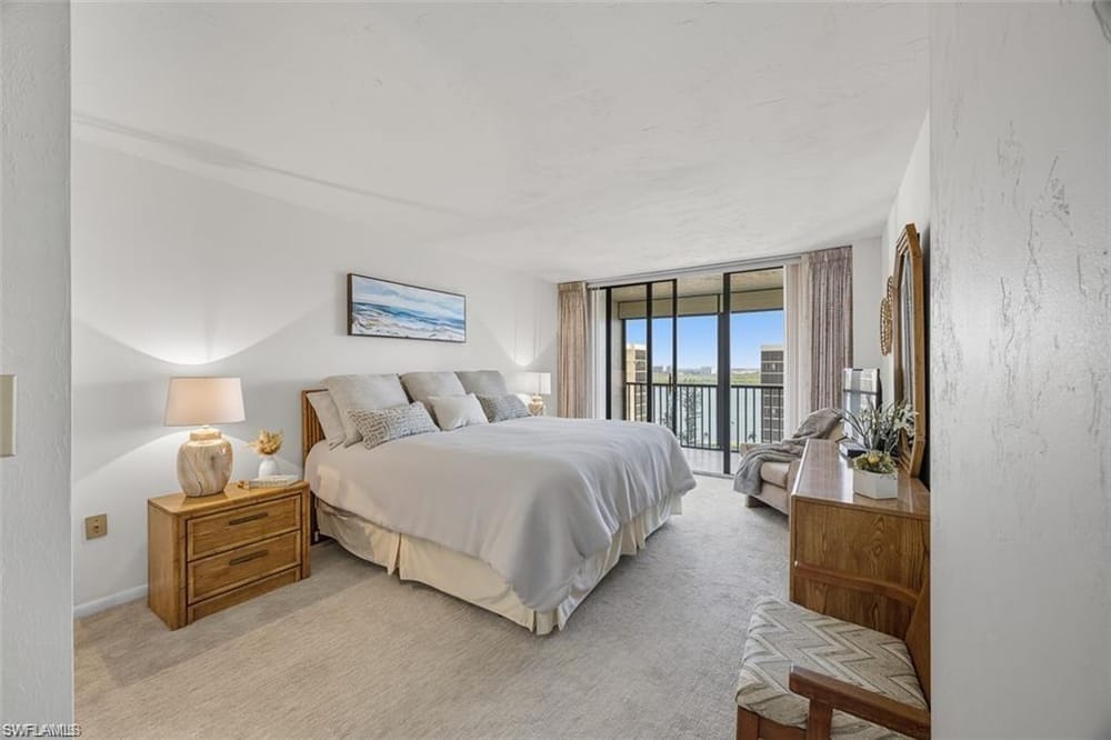 11 Bluebill Ave. 1006 – #225082098 - Vanderbilt Beach