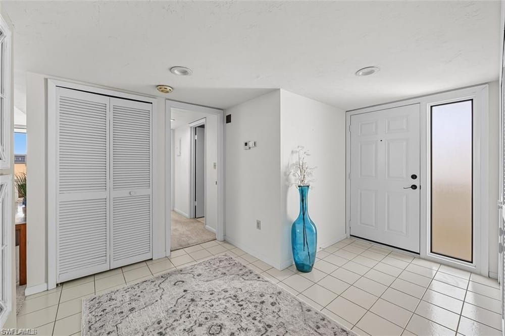11 Bluebill Ave. 1006 – #225082098 - Vanderbilt Beach