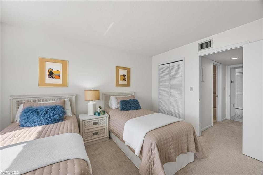 11 Bluebill Ave. 1006 – #225082098 - Vanderbilt Beach