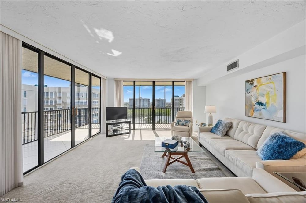 11 Bluebill Ave. 1006 – #225082098 - Vanderbilt Beach