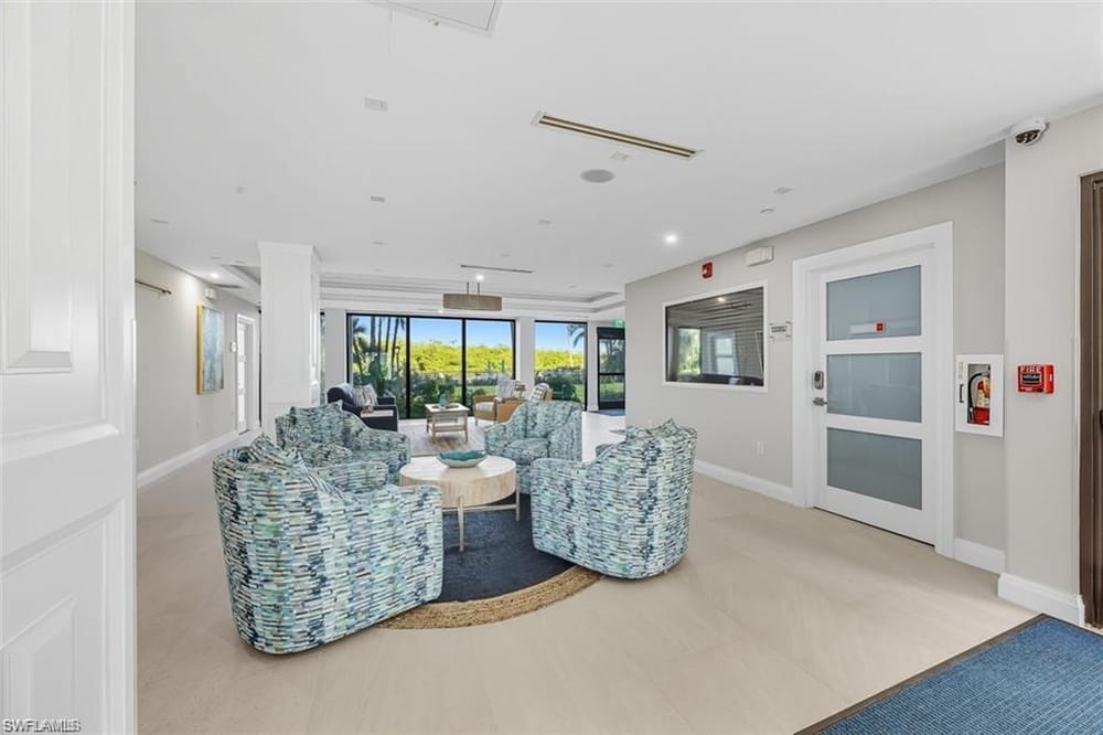 11 Bluebill Ave. 1006 – #225082098 - Vanderbilt Beach