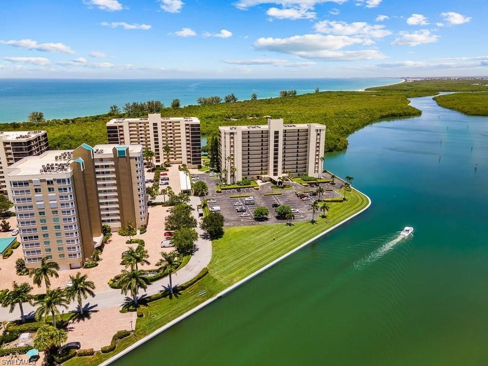 11 Bluebill Ave. 1006 – #225082098 - Vanderbilt Beach