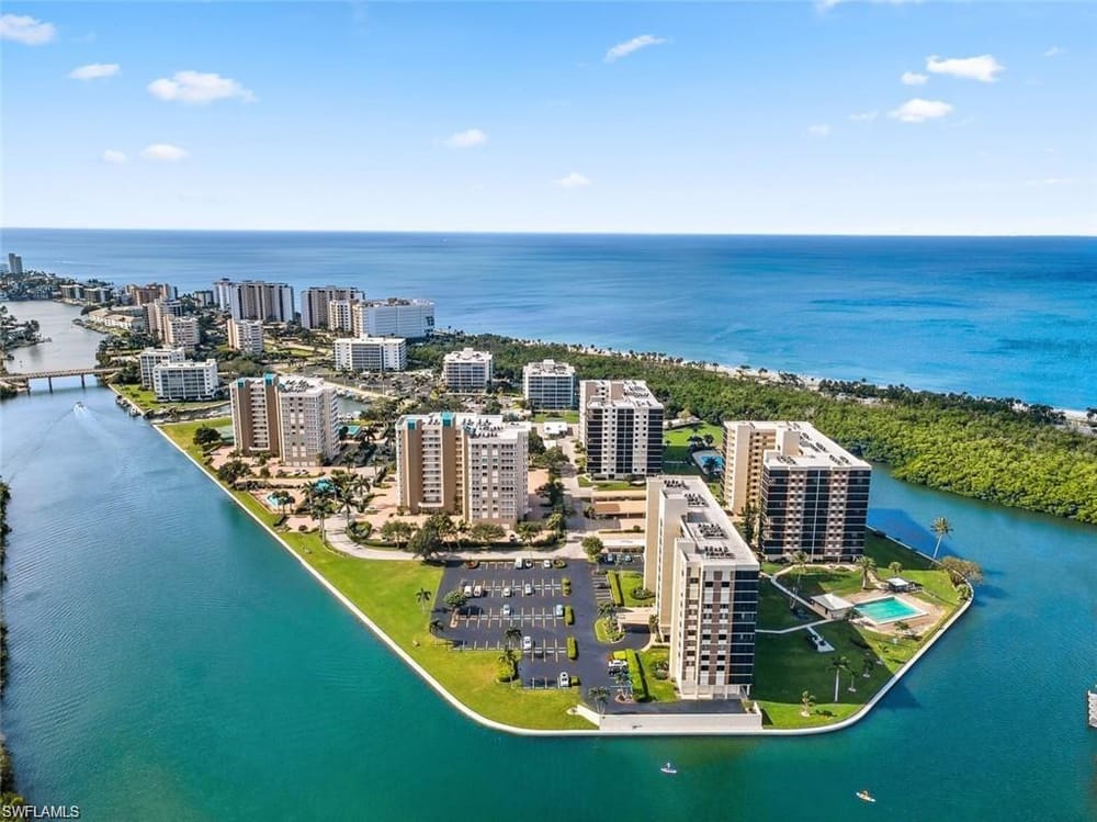 11 Bluebill Ave. 1006 – #225082098 - Vanderbilt Beach