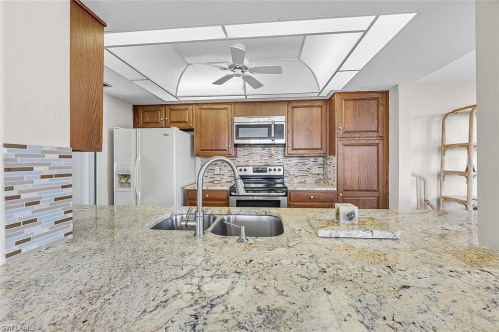 11 Bluebill Ave. 1006 – #225082098 - Vanderbilt Beach