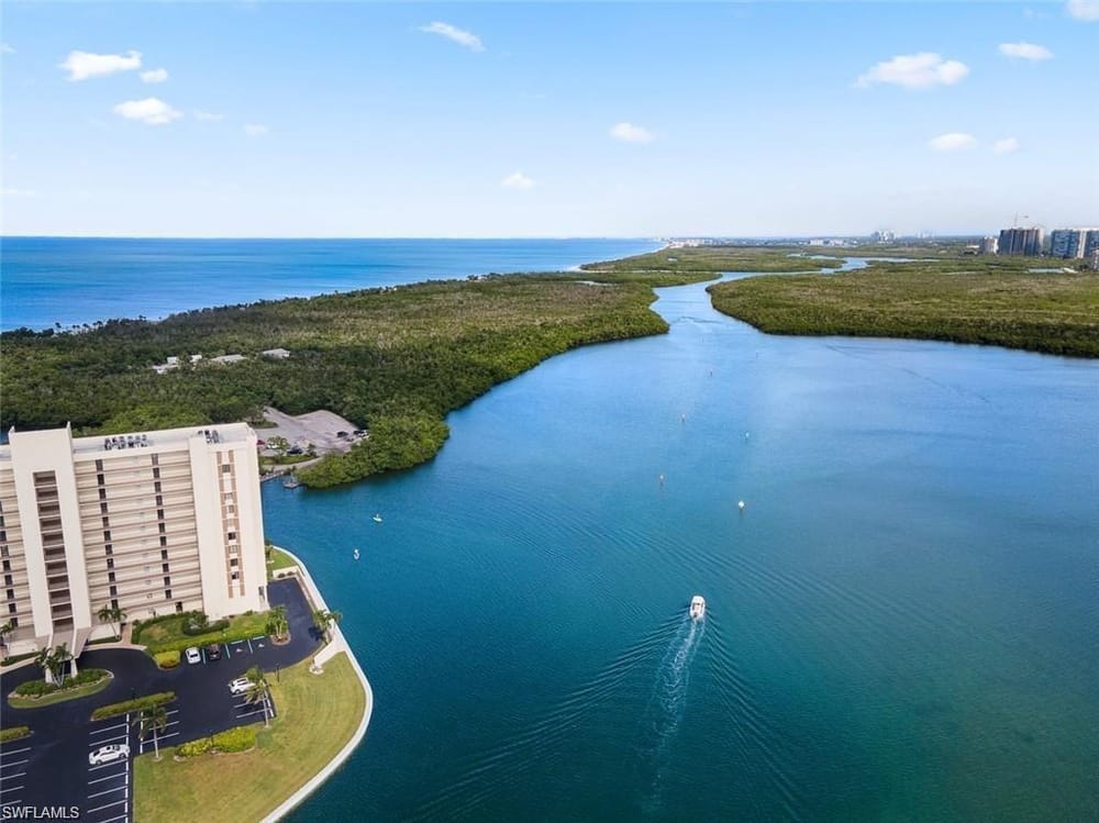 11 Bluebill Ave. 1006 – #225082098 - Vanderbilt Beach