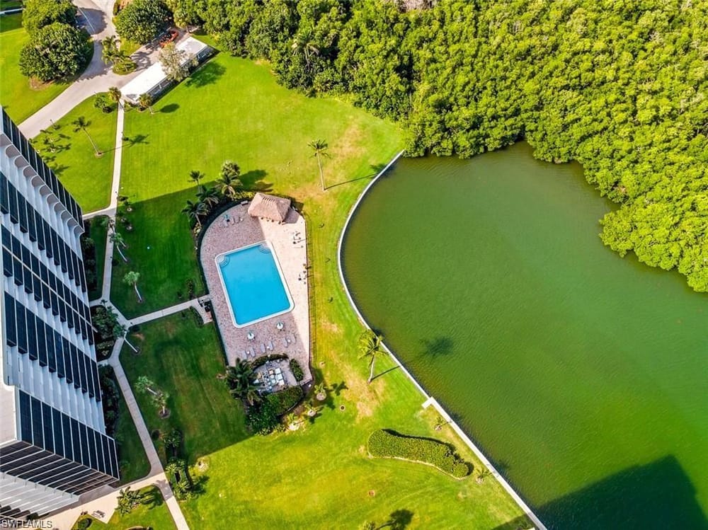 11 Bluebill Ave. 1006 – #225082098 - Vanderbilt Beach