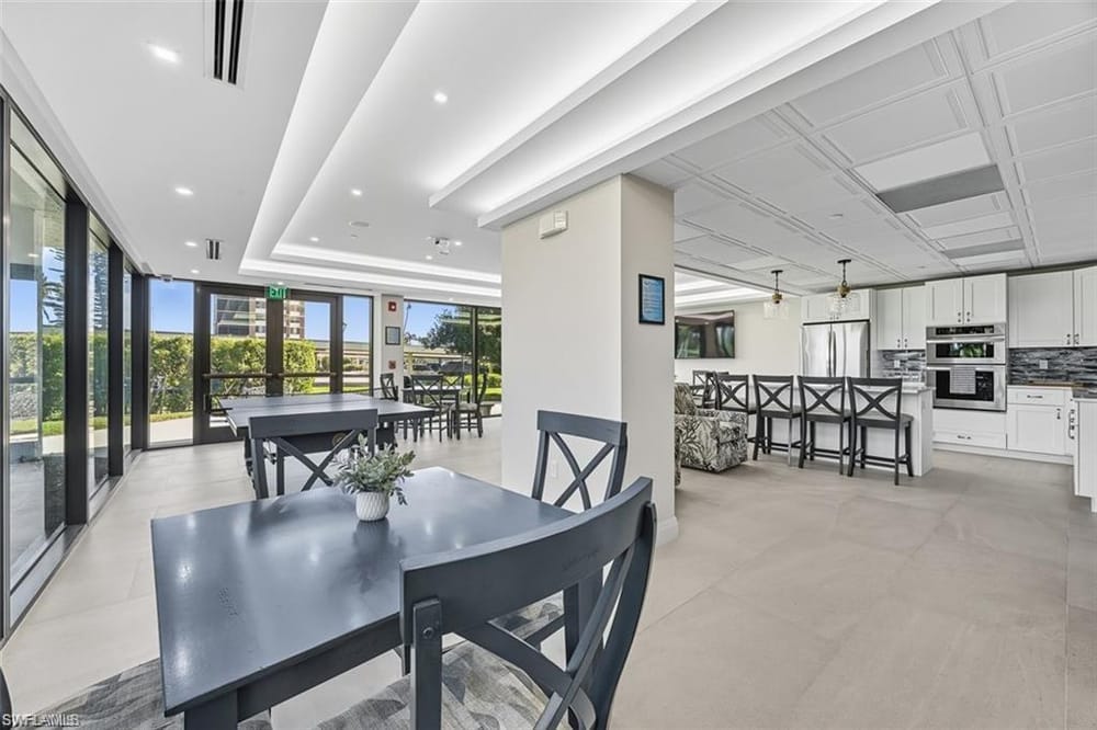 11 Bluebill Ave. 1006 – #225082098 - Vanderbilt Beach