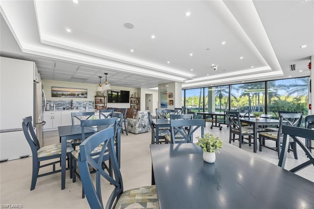 11 Bluebill Ave. 1006 – #225082098 - Vanderbilt Beach