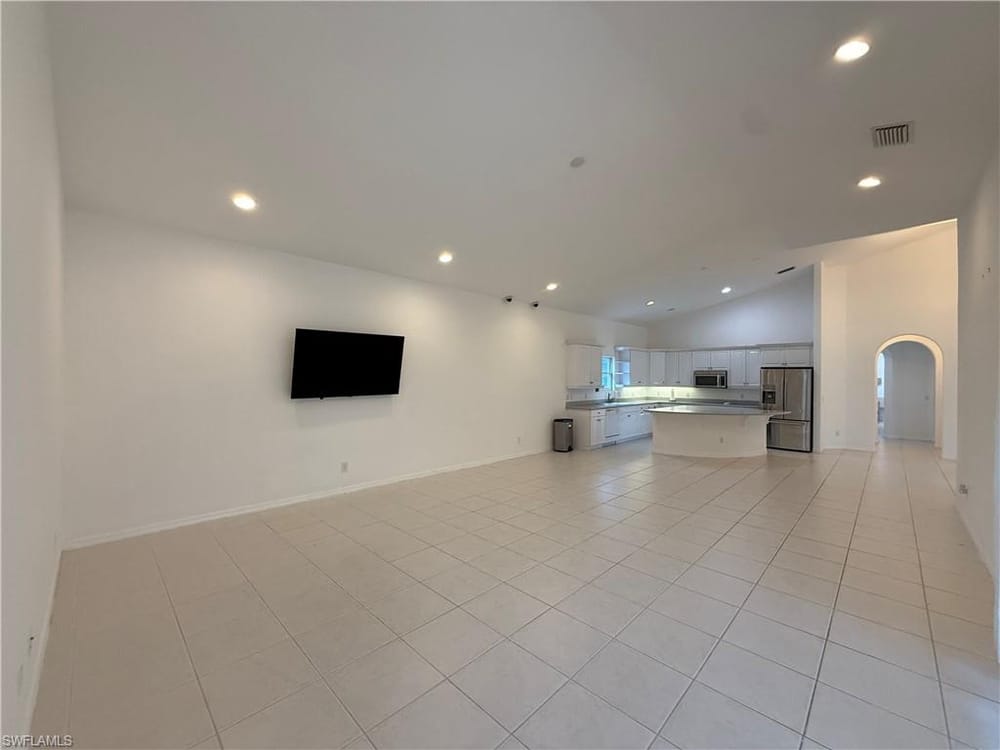 570 31st St. NW – #225082236 - Golden Gate