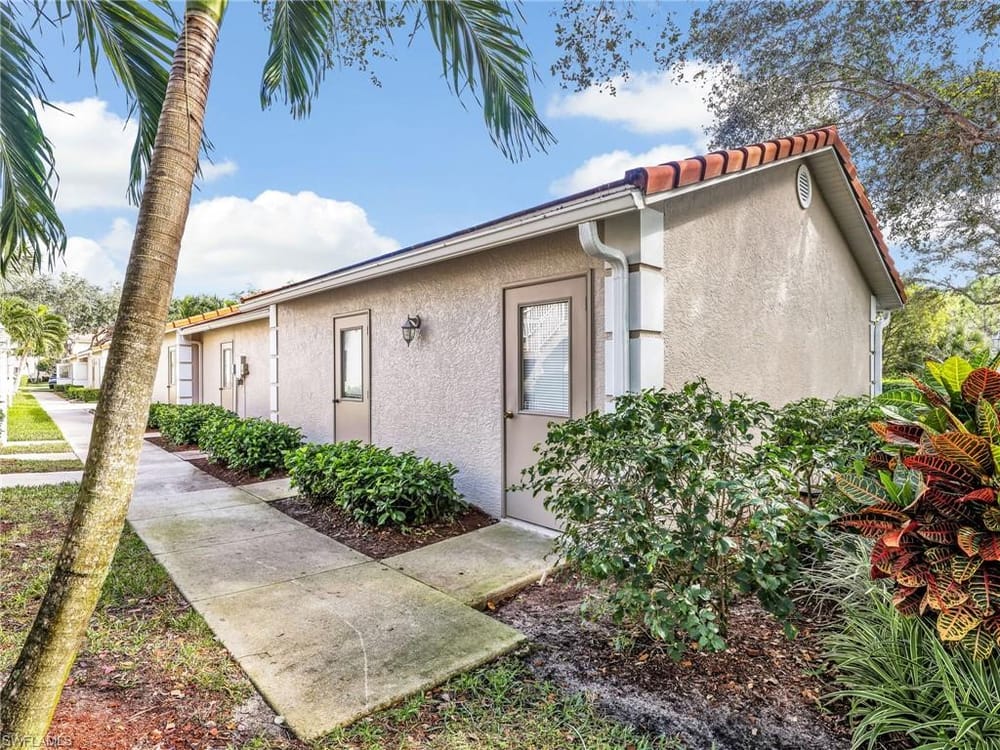 725 Saratoga Cir. A101 – #225082425 - Glen Eagle
