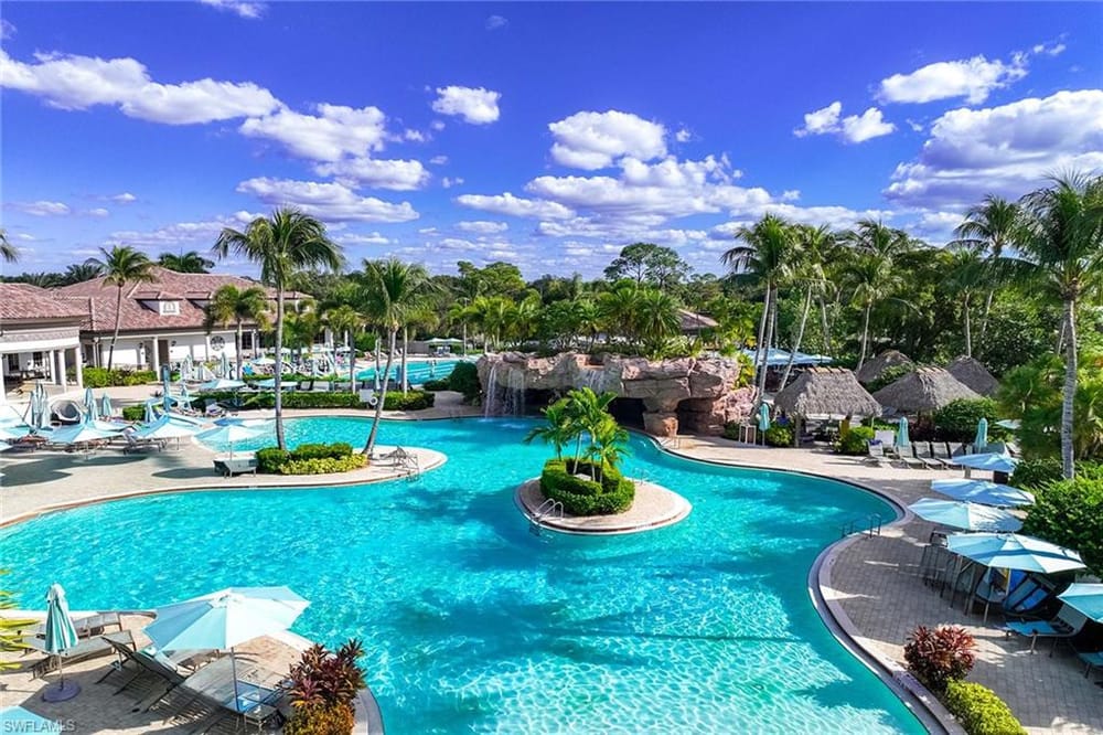 6446 Legacy Cir. 104 – #225084464 - Lely Resort