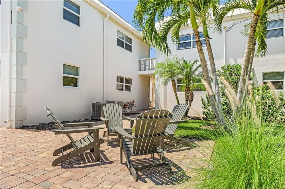 780 10th Ave. S 4 – #2025025941 - Olde Naples