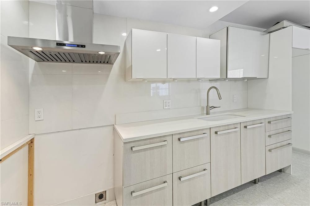 780 10th Ave. S 4 – #2025025941 - Olde Naples