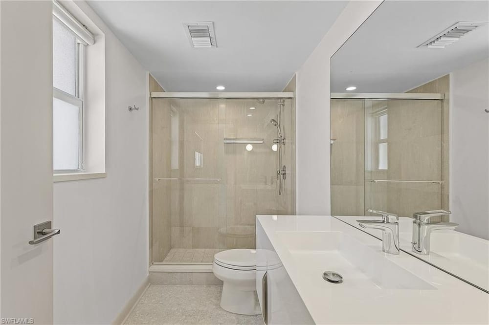 780 10th Ave. S 4 – #2025025941 - Olde Naples