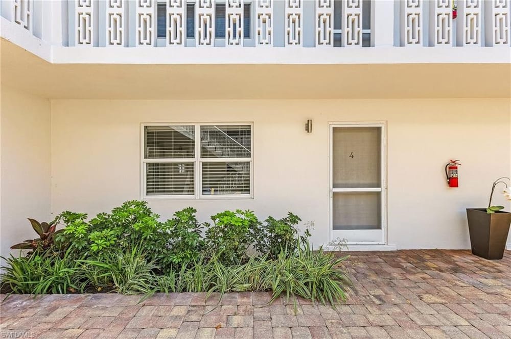780 10th Ave. S 4 – #2025025941 - Olde Naples