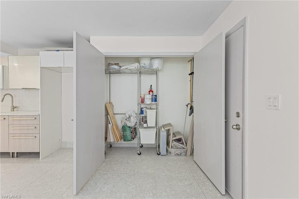 780 10th Ave. S 4 – #2025025941 - Olde Naples