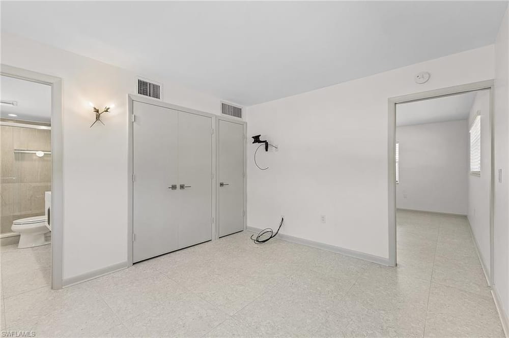 780 10th Ave. S 4 – #2025025941 - Olde Naples