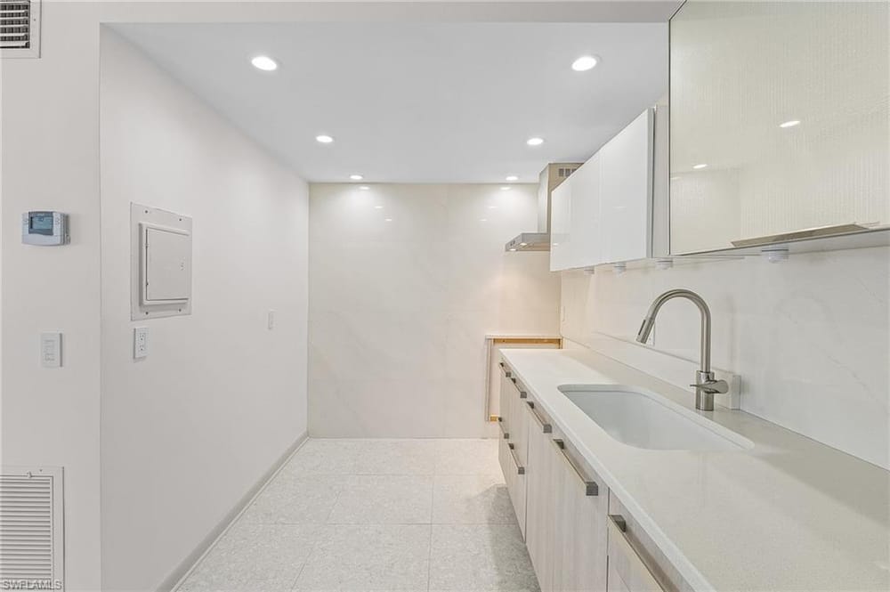 780 10th Ave. S 4 – #2025025941 - Olde Naples