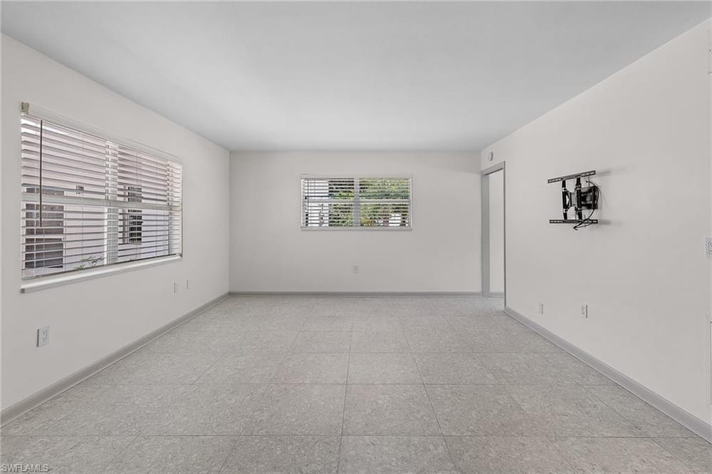 780 10th Ave. S 4 – #2025025941 - Olde Naples