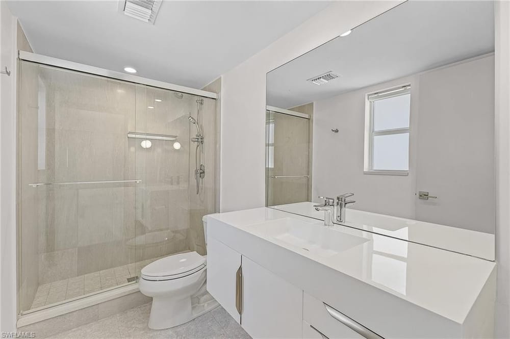 780 10th Ave. S 4 – #2025025941 - Olde Naples