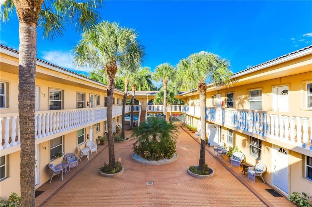 980 7th Ave. S 101 – #226000135 - Olde Naples