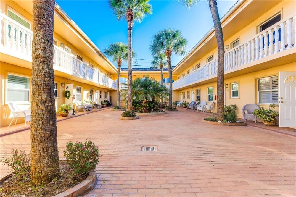 980 7th Ave. S 101 – #226000135 - Olde Naples