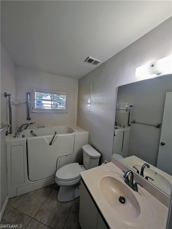 1915 Courtyard Way S G102 – #226001334 - Kings Lake