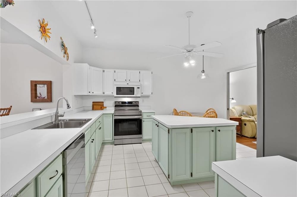 2827 Aintree Ln. C102 – #226003239 - Kings Lake