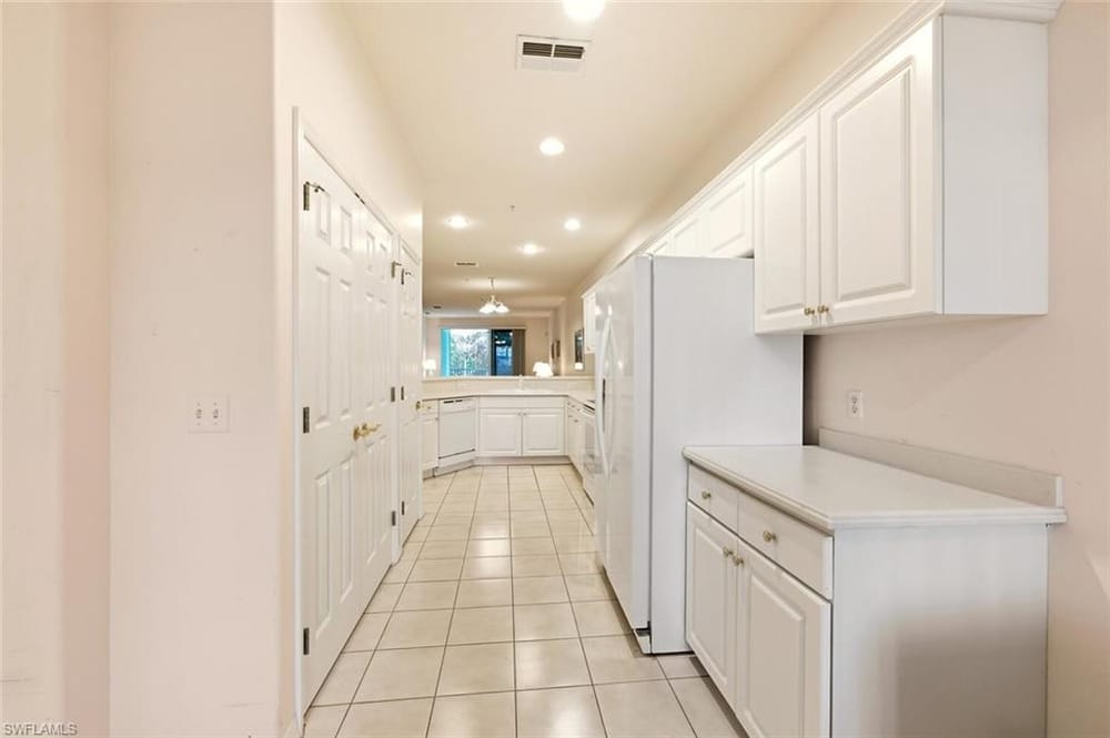 4843 Hampshire Ct. 106 – #226003636 - Naples Lakes Country Club