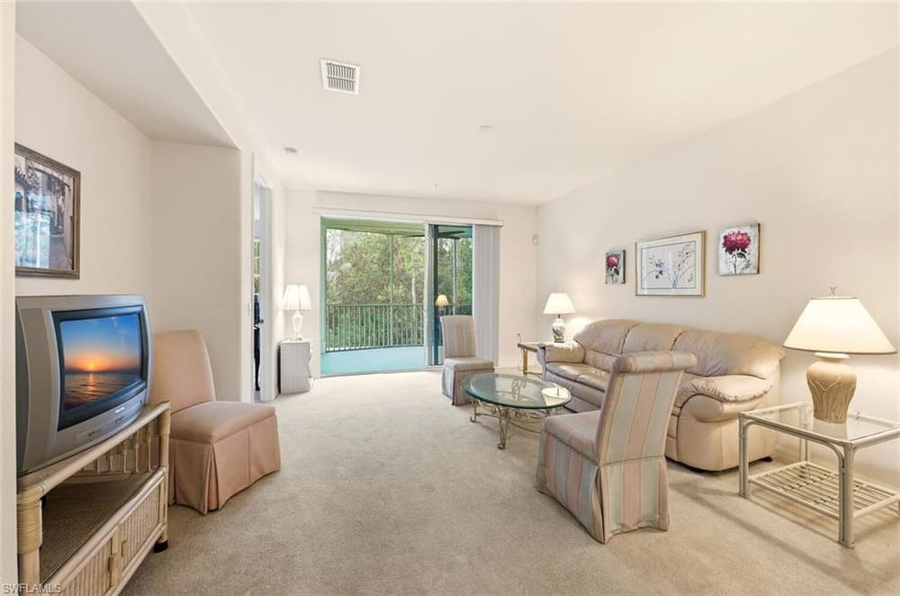 4843 Hampshire Ct. 106 – #226003636 - Naples Lakes Country Club