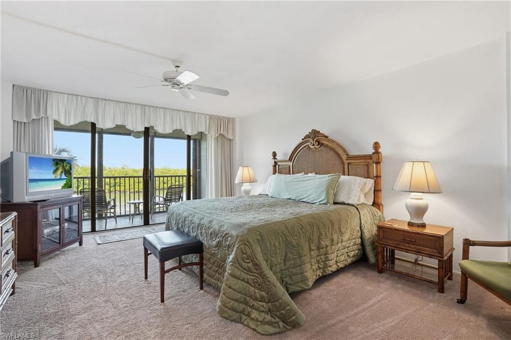 11 Bluebill Ave. 203 – #226003767 - Vanderbilt Beach
