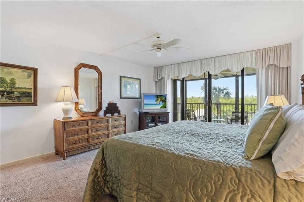 11 Bluebill Ave. 203 – #226003767 - Vanderbilt Beach