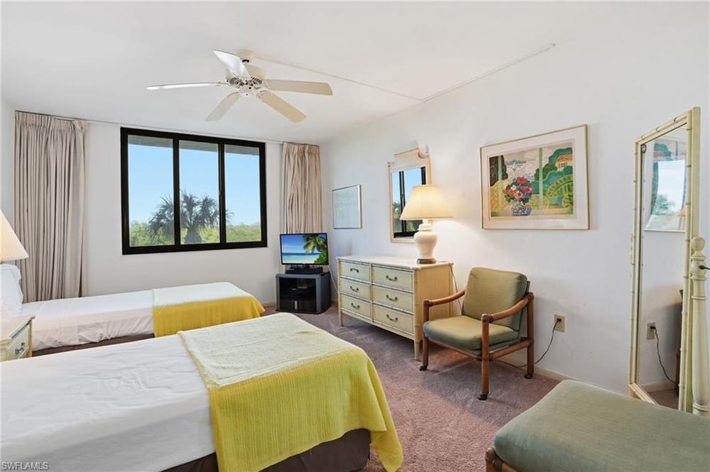 11 Bluebill Ave. 203 – #226003767 - Vanderbilt Beach
