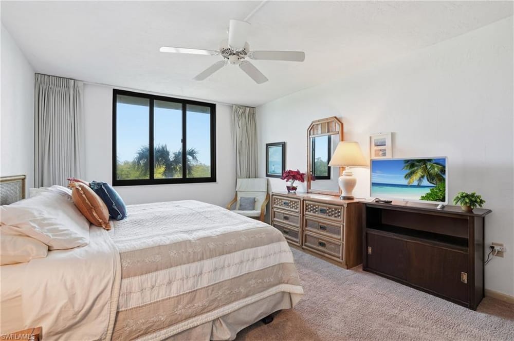 11 Bluebill Ave. 203 – #226003767 - Vanderbilt Beach