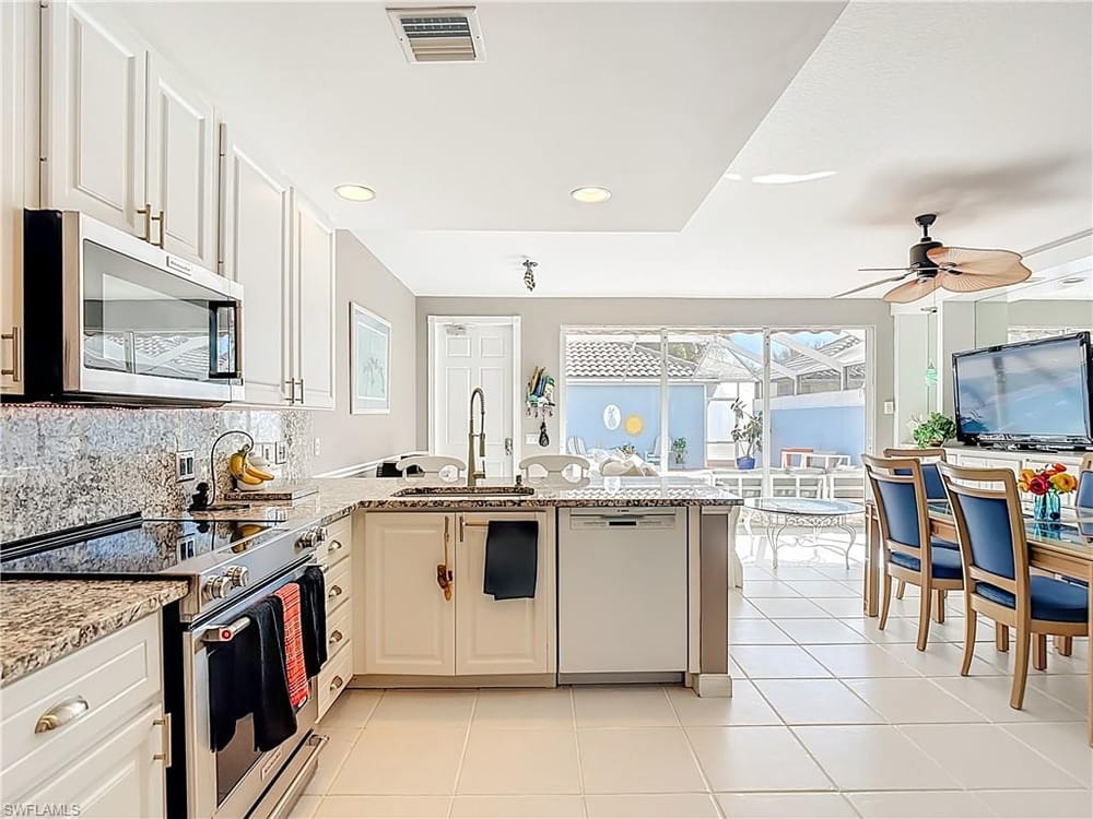 6186 Towncenter Cir. – #226003810 - Island Walk