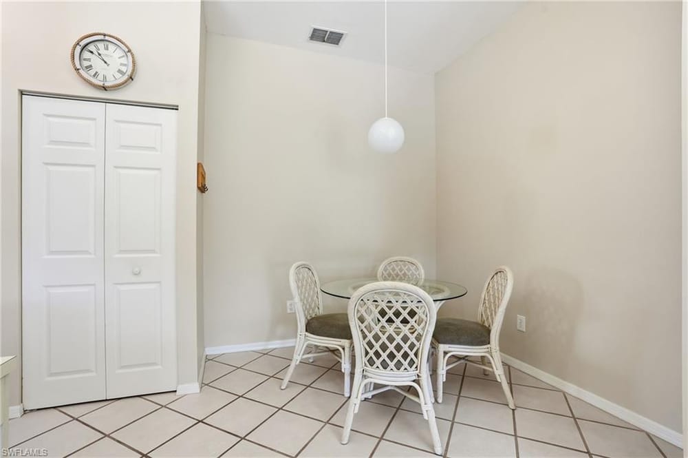 7680 Oleander Gate Dr. J202 – #226003874 - Pipers Grove