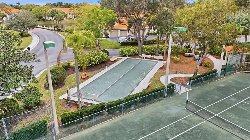 7680 Oleander Gate Dr. J202 – #226003874 - Pipers Grove