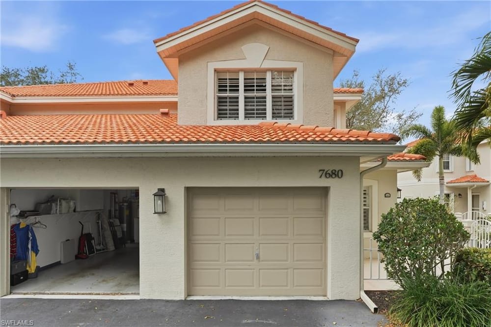 7680 Oleander Gate Dr. J202 – #226003874 - Pipers Grove