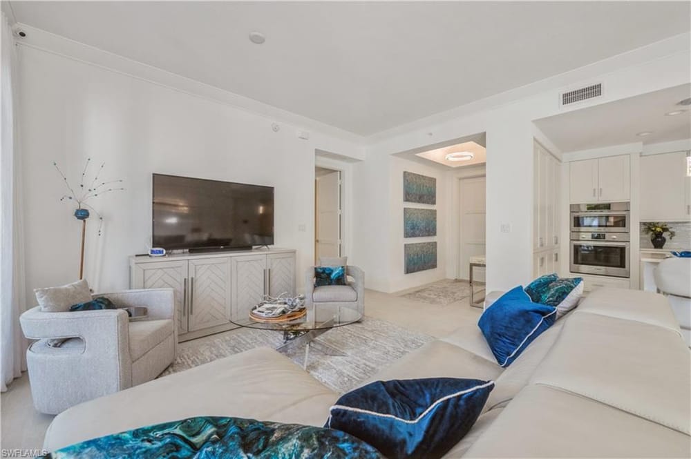 1135 3rd Ave. S 304 – #226004761 - Naples Square