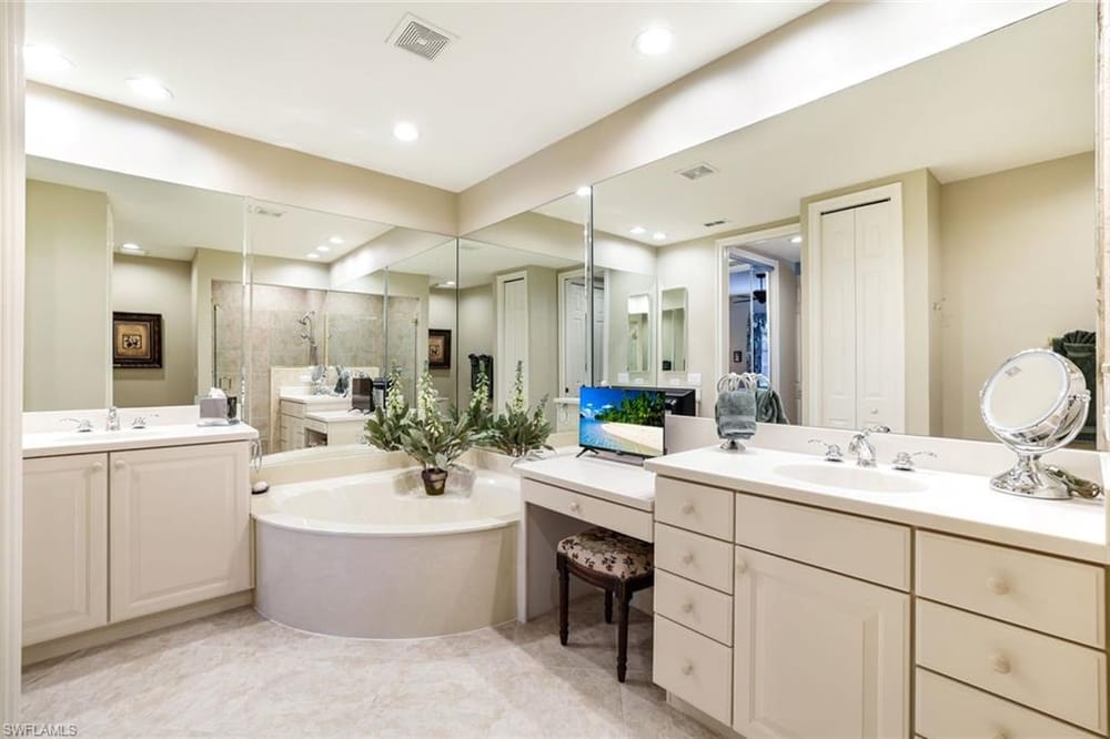 6446 Legacy Cir. 102 – #226007754 - Lely Resort