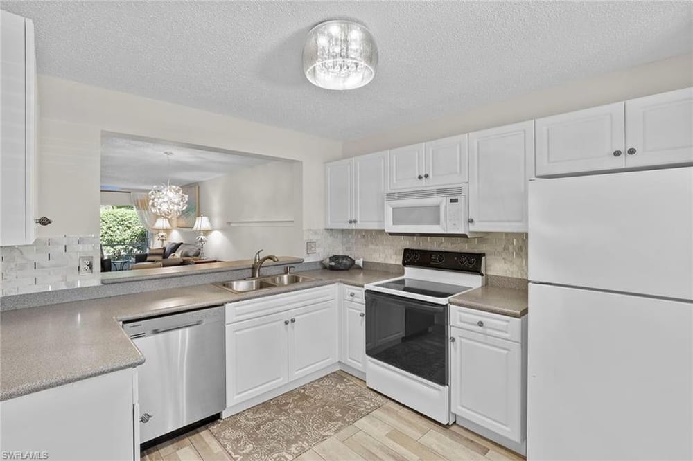 605 Squire Cir. 103 – #226007770 - Berkshire Lakes