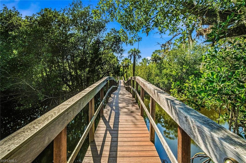 325 Cocohatchee Blvd. – #226007977 - Cocohatchee Estates