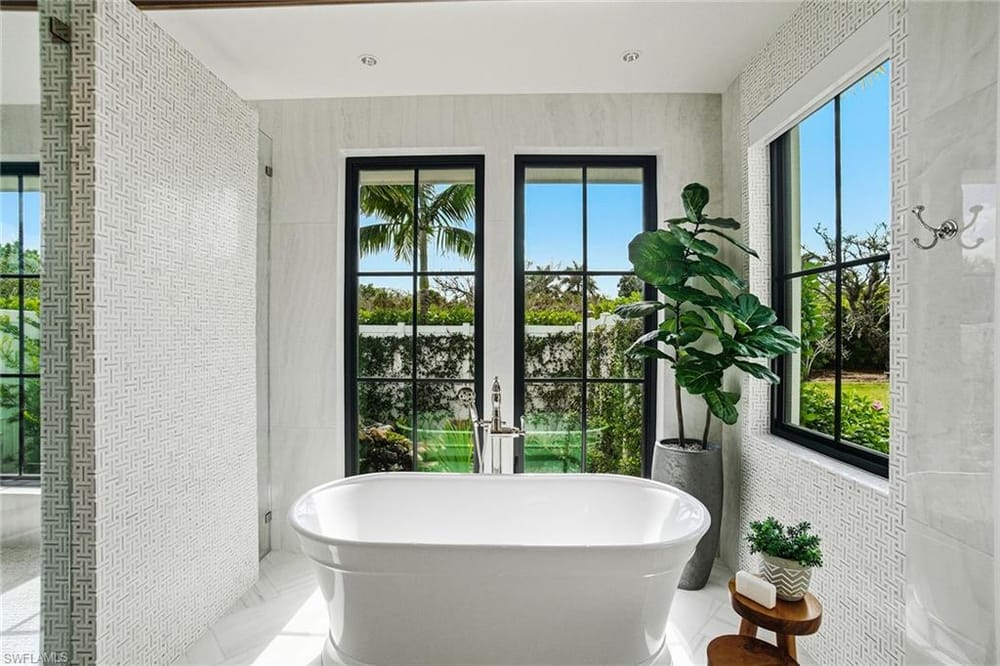 325 Cocohatchee Blvd. – #226007977 - Cocohatchee Estates