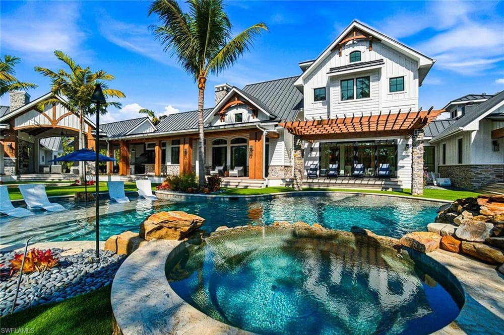 325 Cocohatchee Blvd. – #226007977 - Cocohatchee Estates