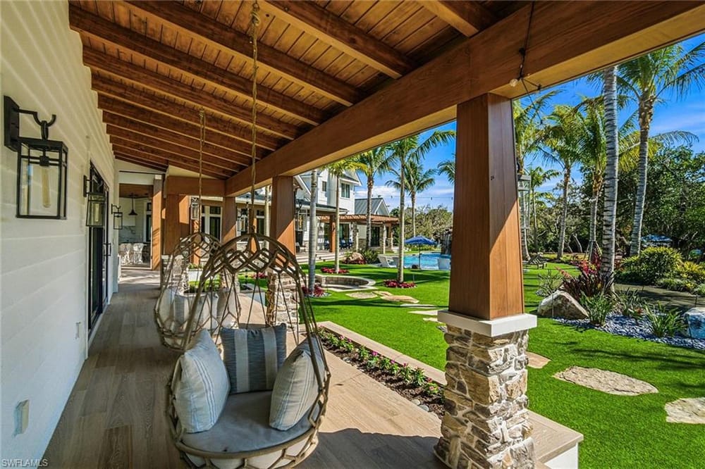 325 Cocohatchee Blvd. – #226007977 - Cocohatchee Estates