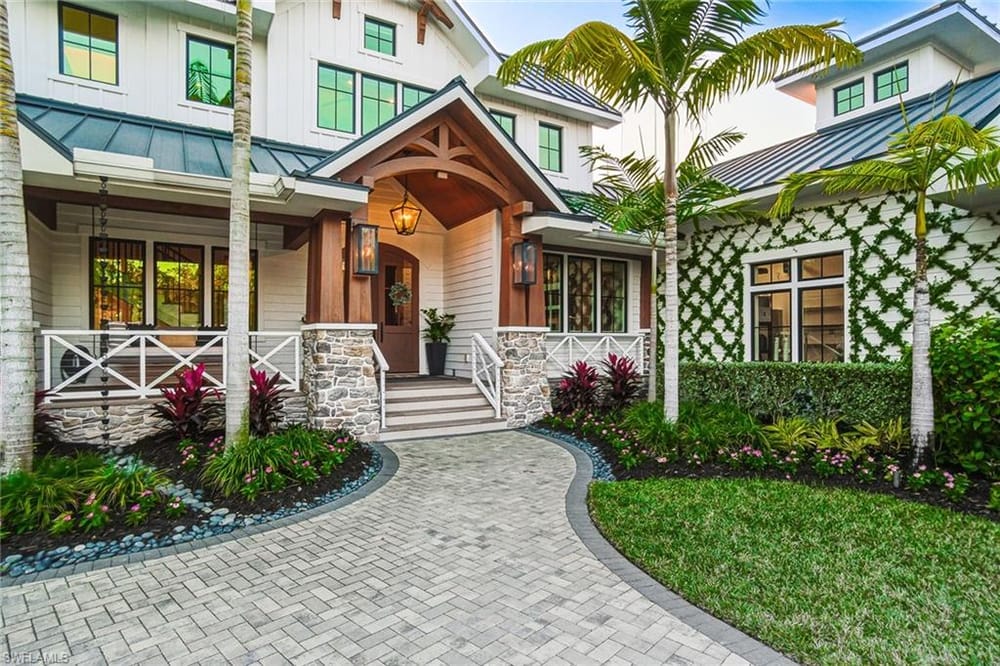 325 Cocohatchee Blvd. – #226007977 - Cocohatchee Estates