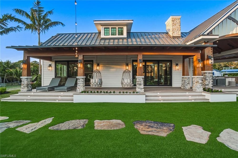 325 Cocohatchee Blvd. – #226007977 - Cocohatchee Estates