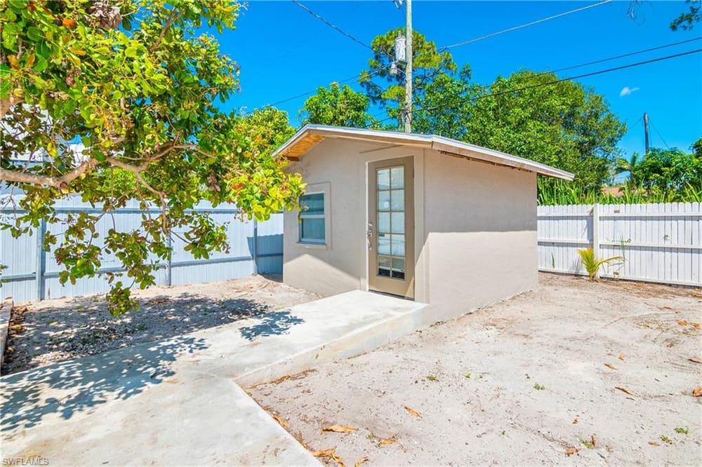 5350 Catts St. – #226008748 - Naples Manor