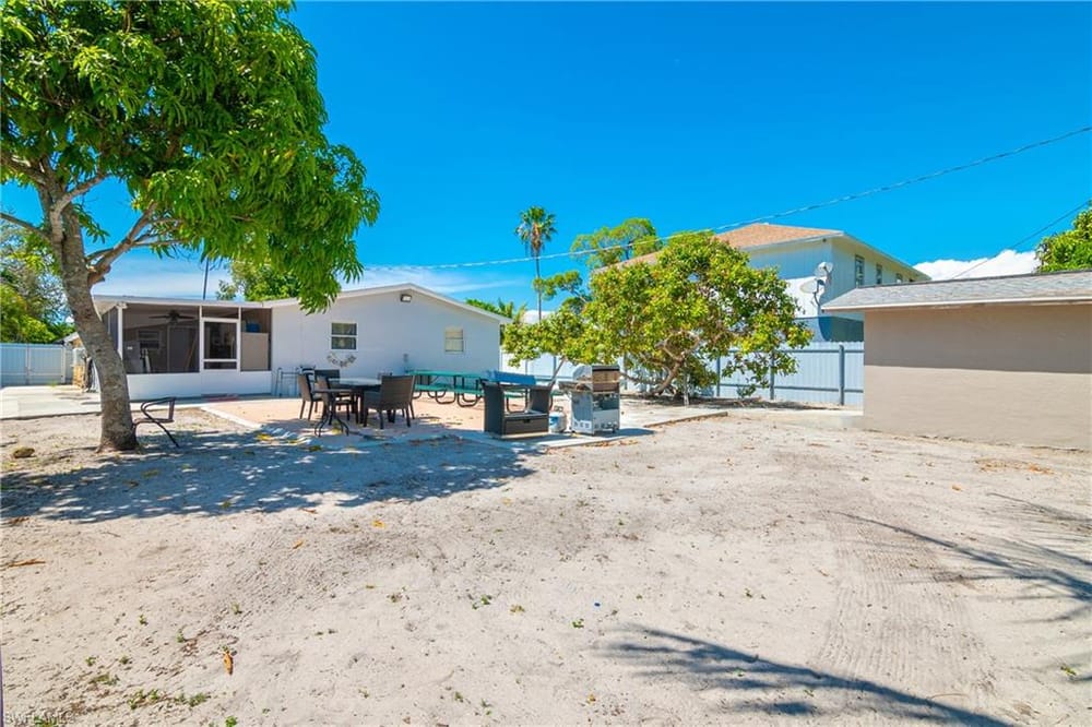 5350 Catts St. – #226008748 - Naples Manor