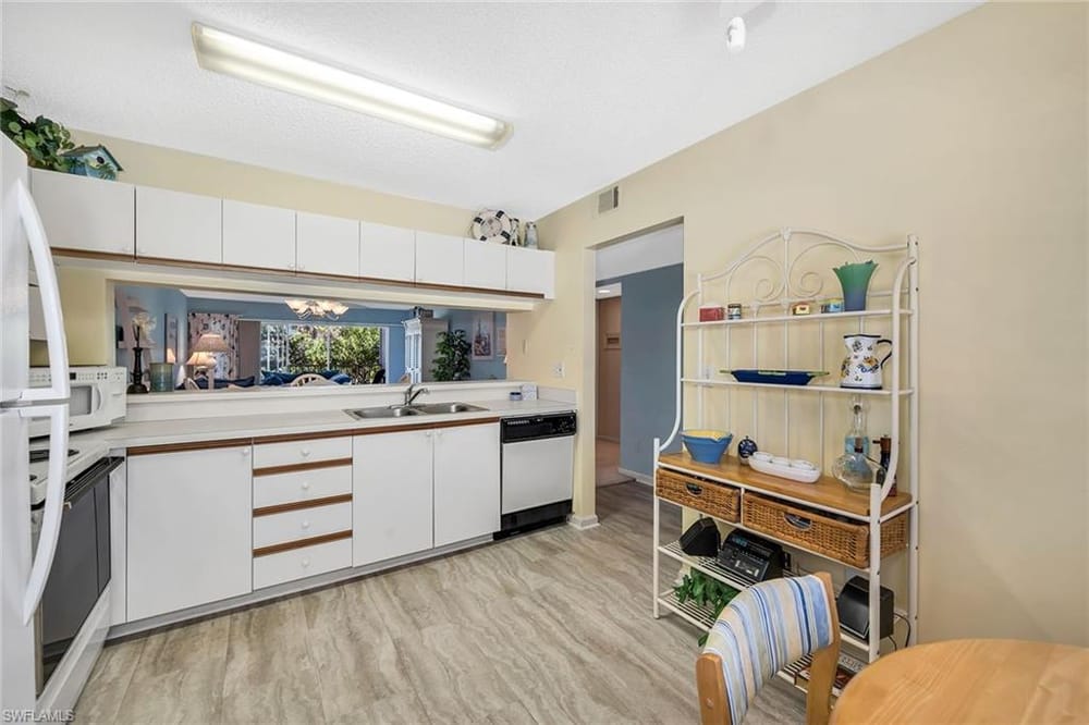 7025 Dennis Cir. G202 – #226009100 - Glen Eagle